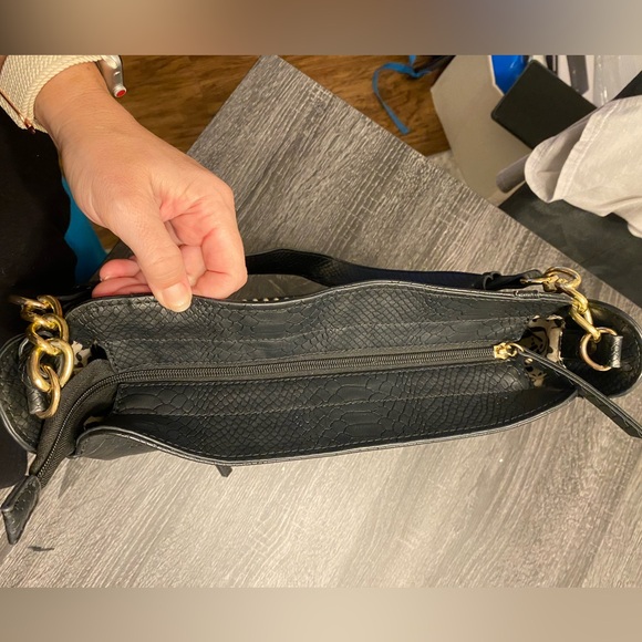 Jessica Simpson black faux snake skin gold studded shoulder bag purse tote EUC - Picture 4 of 16